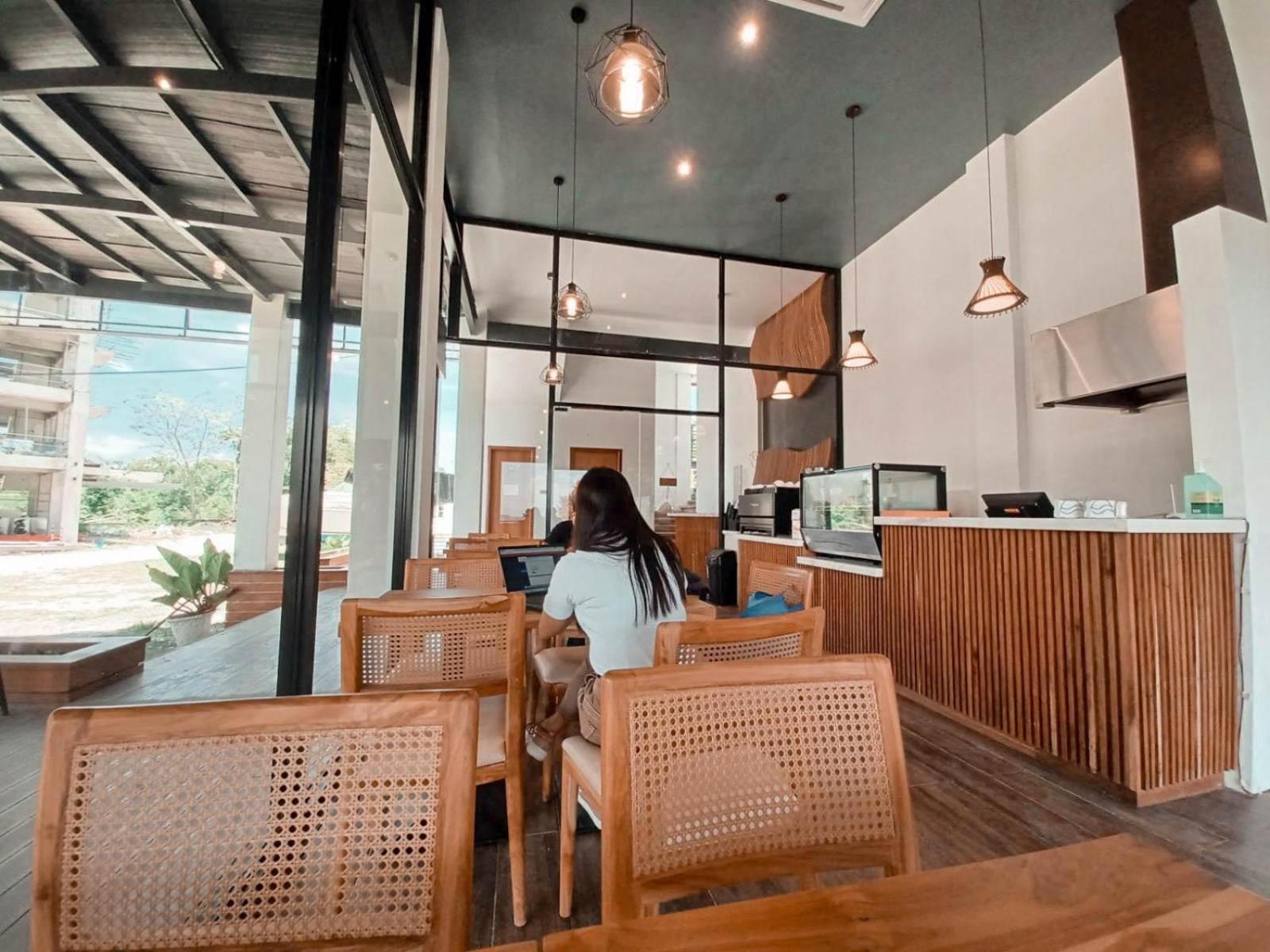 Qm Diving Resort Basdiot 外观 照片
